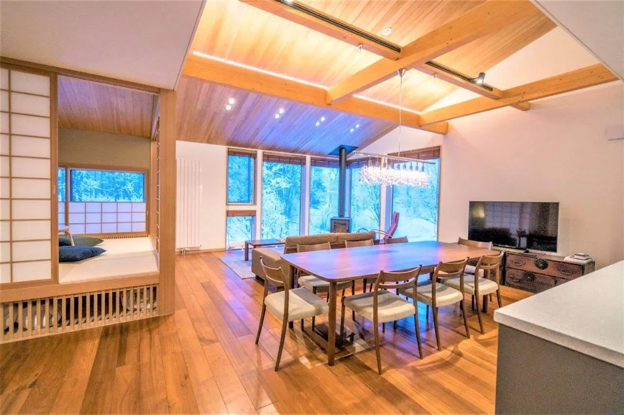 Hotel Miru Niseko Kutčan 4*,